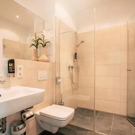 Luga Homes - Stadthaus Appart hôtel 3*