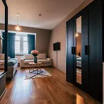 Luga Homes - Stadthaus 3*