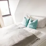 Luga Homes - Stadthaus アパートホテル 3*