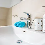 Luga Homes - Stadthaus アパートホテル 3*