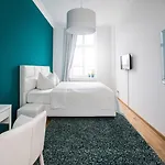 Luga Homes - Stadthaus アパートホテル