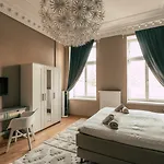 Luga Homes - Stadthaus 3*