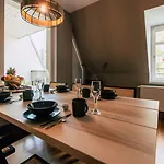 Luga Homes - Stadthaus アパートホテル ライプツィヒ
