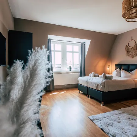 Aparthotel Luga Homes - Stadthaus