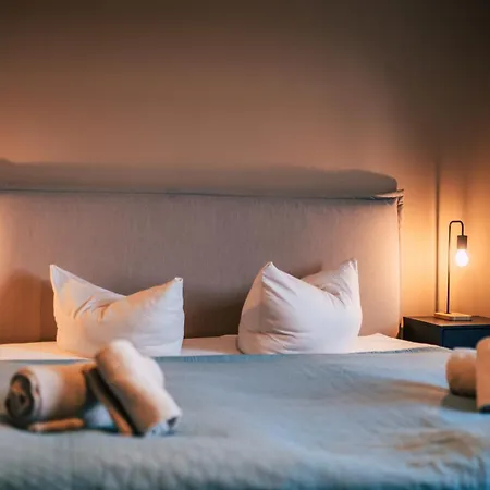 Apart-hotel Luga Homes - Stadthaus