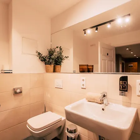 Apart-hotel Luga Homes - Stadthaus
