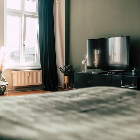 Aparthotel Luga Homes - Stadthaus 3*