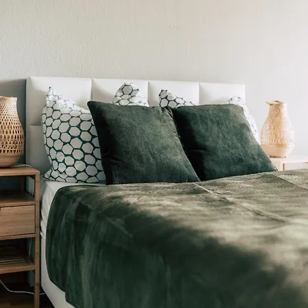 Luga Homes - Stadthaus Aparthotel 3*