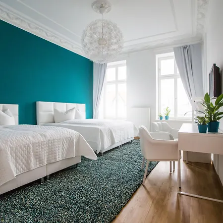 アパートホテル Luga Homes - Stadthaus 3*