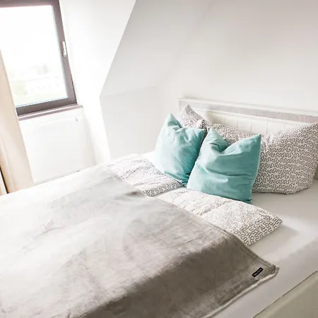 Luga Homes - Stadthaus アパートホテル 3*