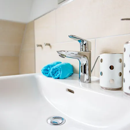 Luga Homes - Stadthaus アパートホテル 3*