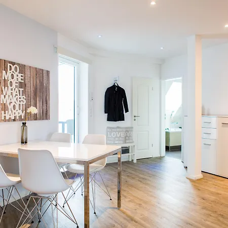Luga Homes - Stadthaus Appart hôtel 3*