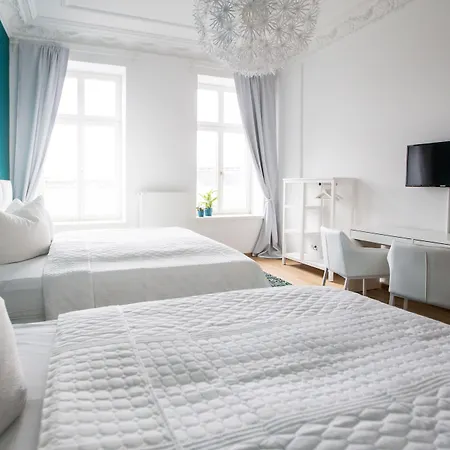 Luga Homes - Stadthaus アパートホテル 3*