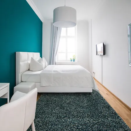 Luga Homes - Stadthaus アパートホテル