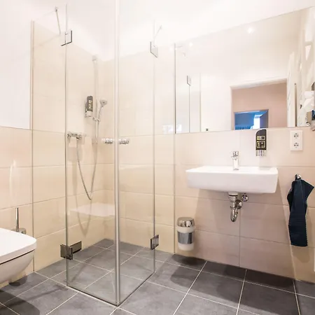 アパートホテル Luga Homes - Stadthaus