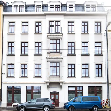 アパートホテル Luga Homes - Stadthaus 3*