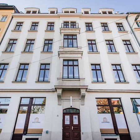 Luga Homes - Stadthaus 3* Λειψία