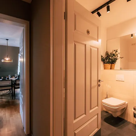 アパートホテル Luga Homes - Stadthaus 3*