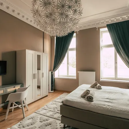 Luga Homes - Stadthaus 3*