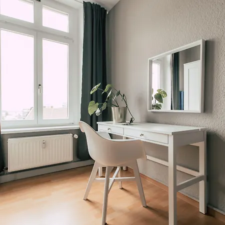 アパートホテル Luga Homes - Stadthaus 3*