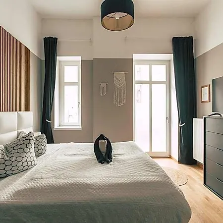 Luga Homes - Stadthaus 3* ライプツィヒ
