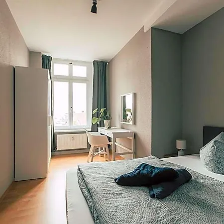 アパートホテル Luga Homes - Stadthaus