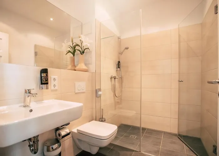 Luga Homes - Stadthaus Aparthotel 3*