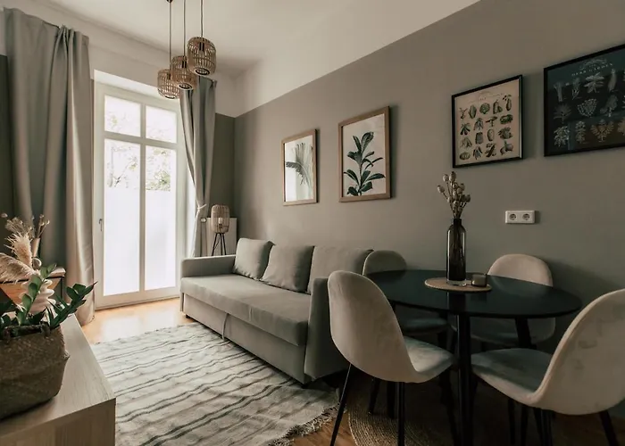 Luga Homes - Stadthaus Λειψία