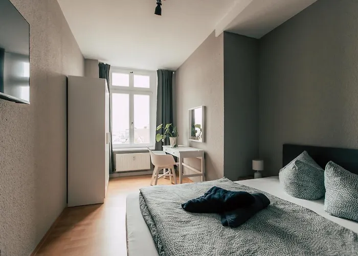 Luga Homes - Stadthaus 3* Λειψία