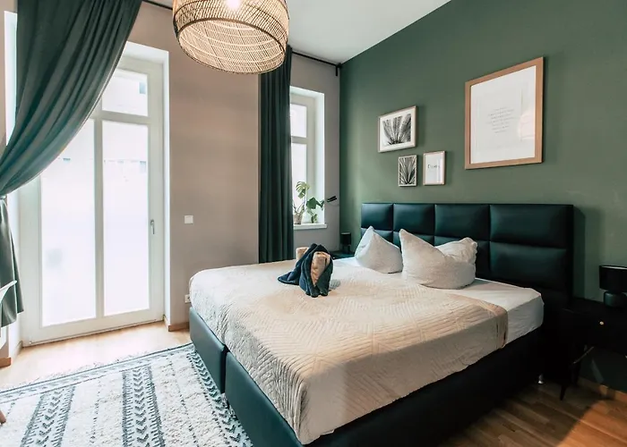 Luga Homes - Stadthaus Aparthotel 3*