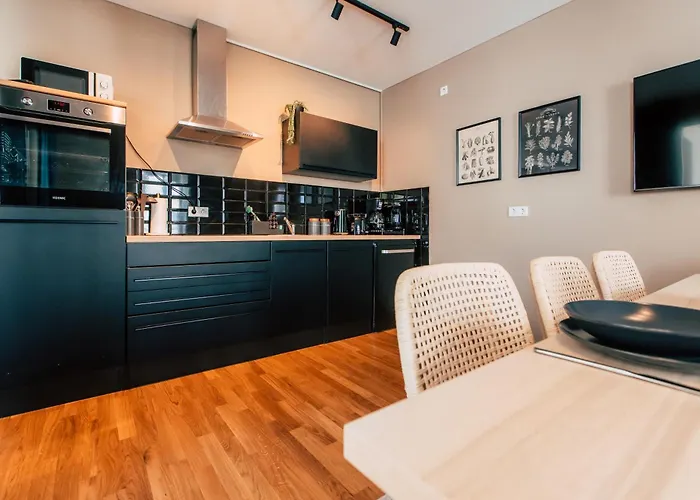 Luga Homes - Stadthaus