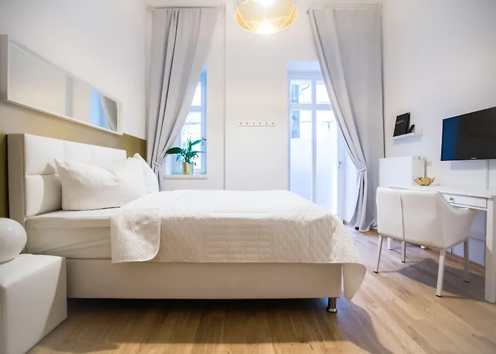 Luga Homes - Stadthaus Λειψία