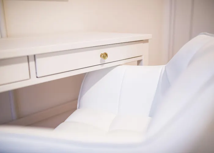 Luga Homes - Stadthaus 3* Λειψία