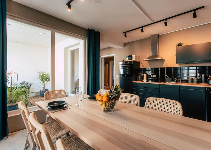 Luga Homes - Stadthaus Aparthotel 3*