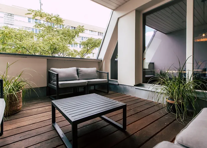 Aparthotel Luga Homes - Stadthaus