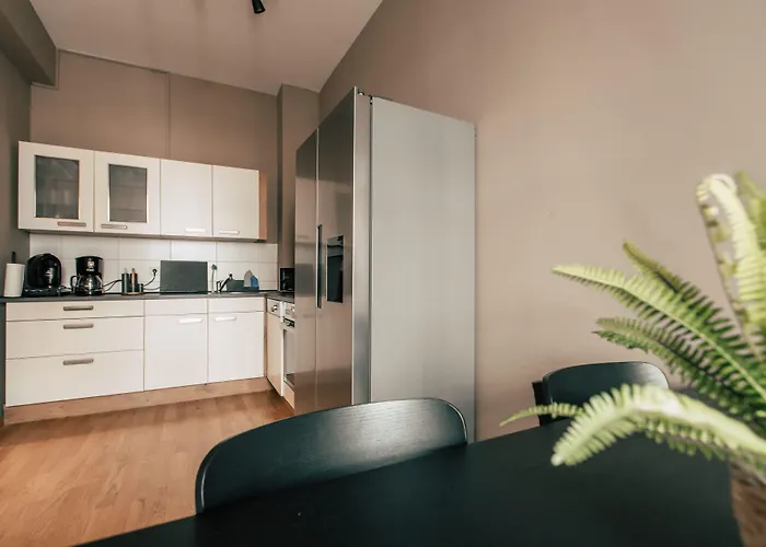 Luga Homes - Stadthaus 3* Λειψία